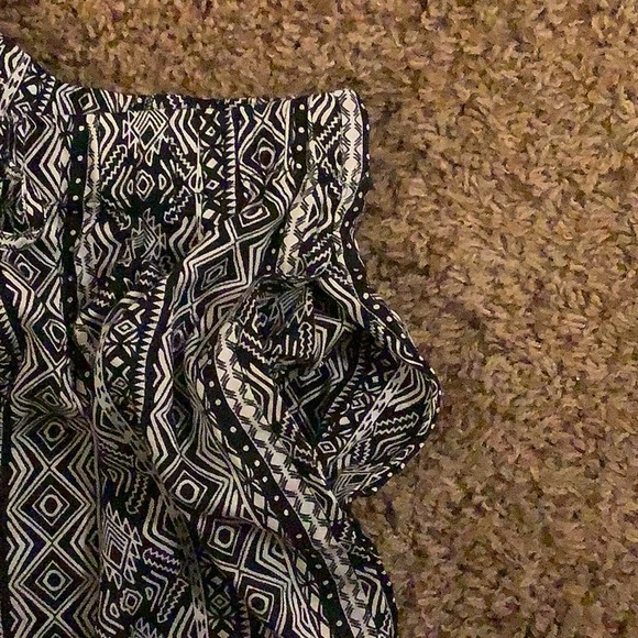 COPY - 🐚Ladies Aztec Print Pant.🐚 - Picture 5 of 5